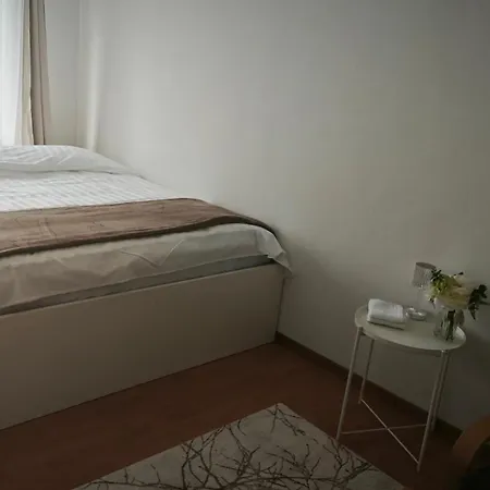 Coucouning Ou Privees Espaces Communs A Partager 몽테이